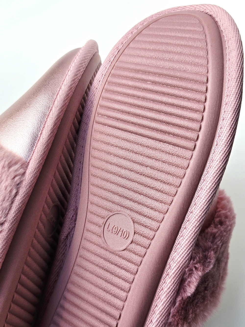 Auden Metallic Pink Faux Fur Scuff Slippers Fuzzy Faux Fur Trim Size 9/10 NEW - Picture 7 of 7
